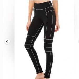 ALO Yoga green Leggings with White Seam Detailing